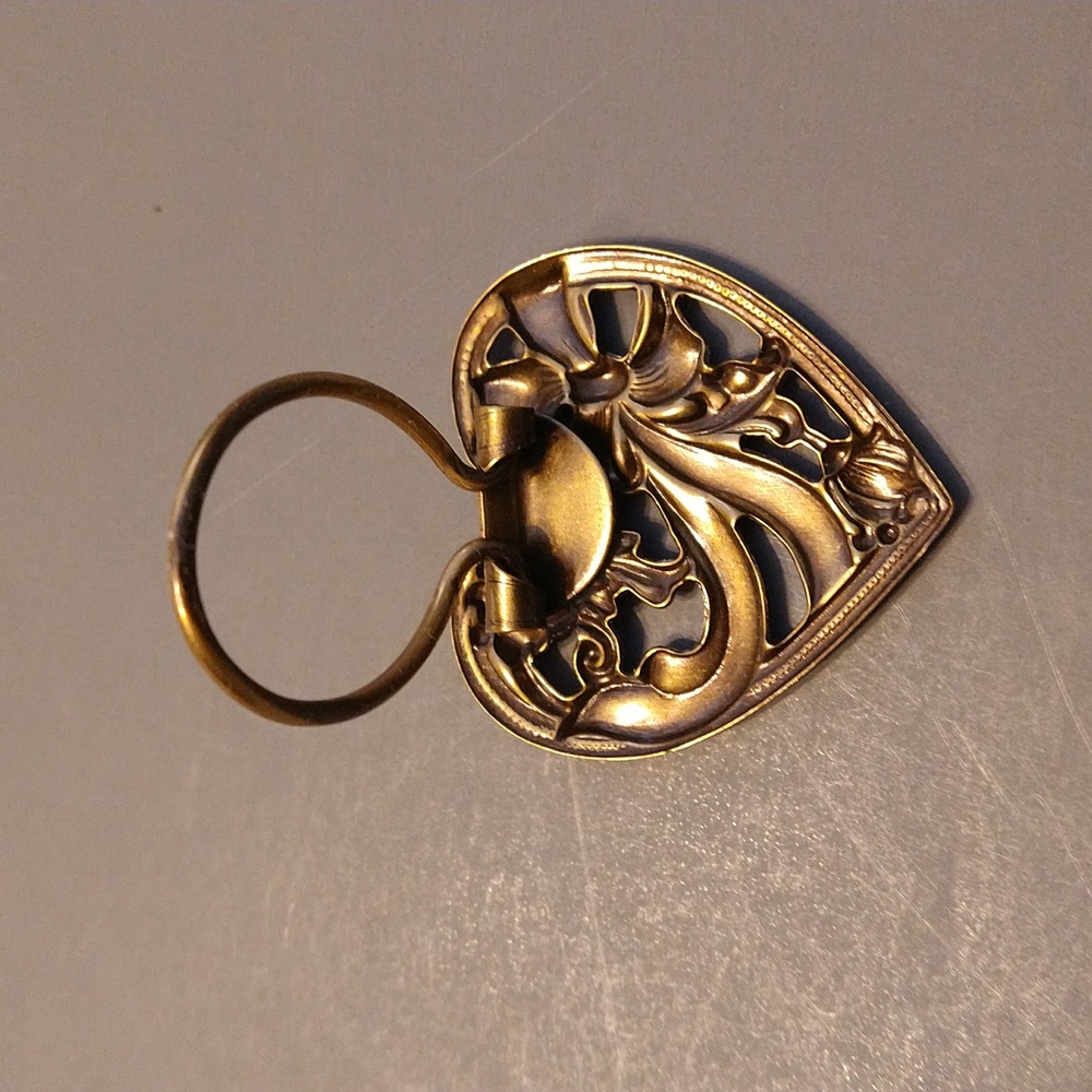 Vintage Heart Shaped Gold Scarf Holder Made in USA WOW! - Picture 3 of 12